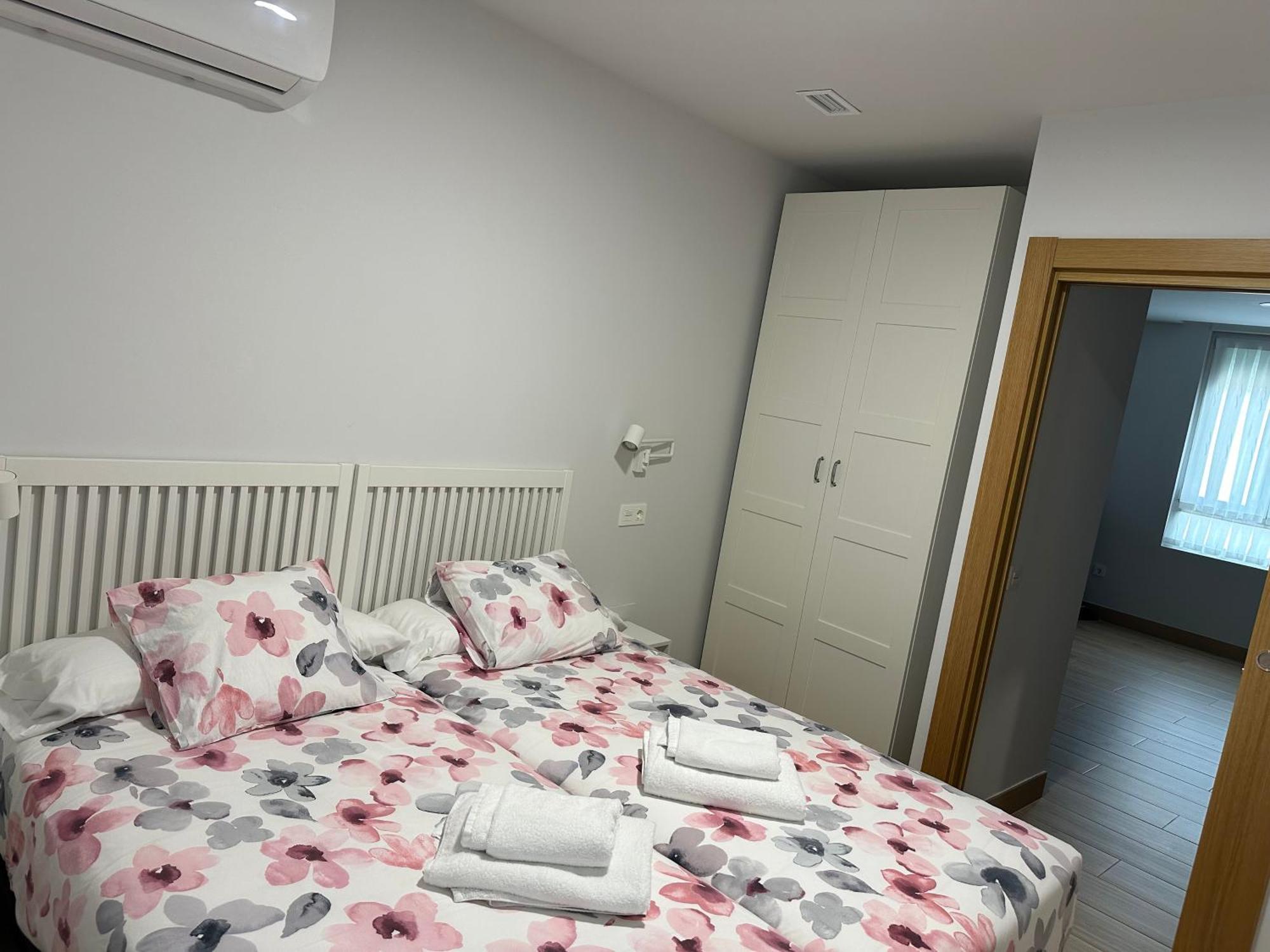 Apartamentos Turisticos Santa Apolonia 62 Aviles Luaran gambar