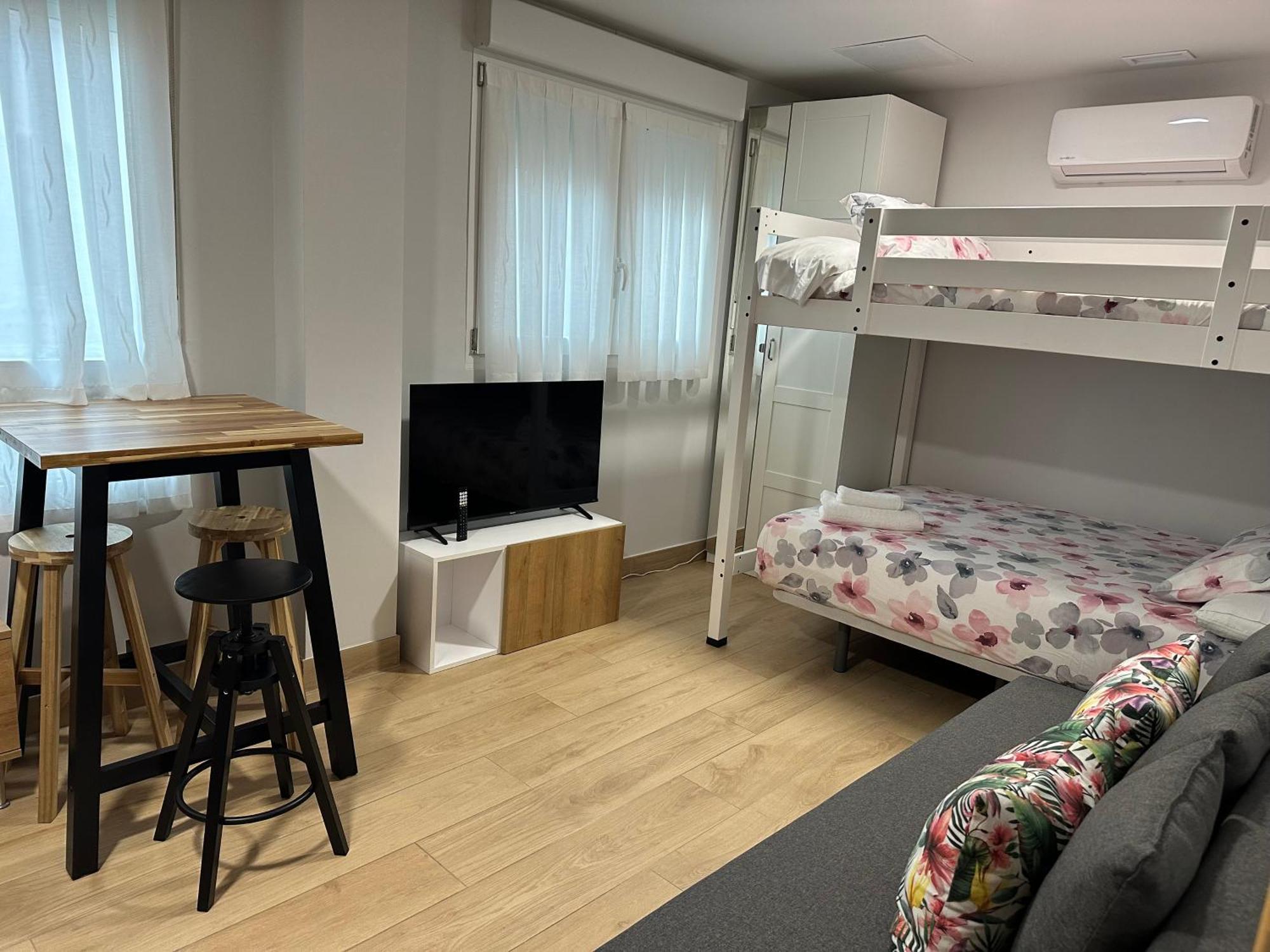 Apartamentos Turisticos Santa Apolonia 62 Aviles Luaran gambar
