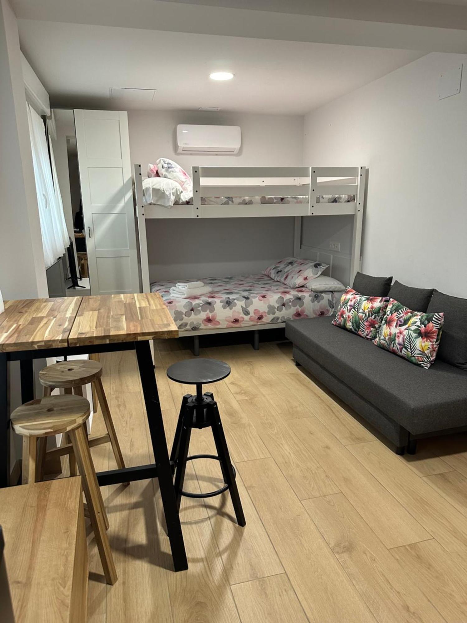 Apartamentos Turisticos Santa Apolonia 62 Aviles Luaran gambar